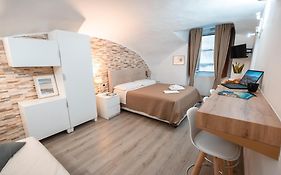 Il salotto di Napoli - Guest House